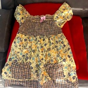 Y2K Dolled up size m blouse With front pockets